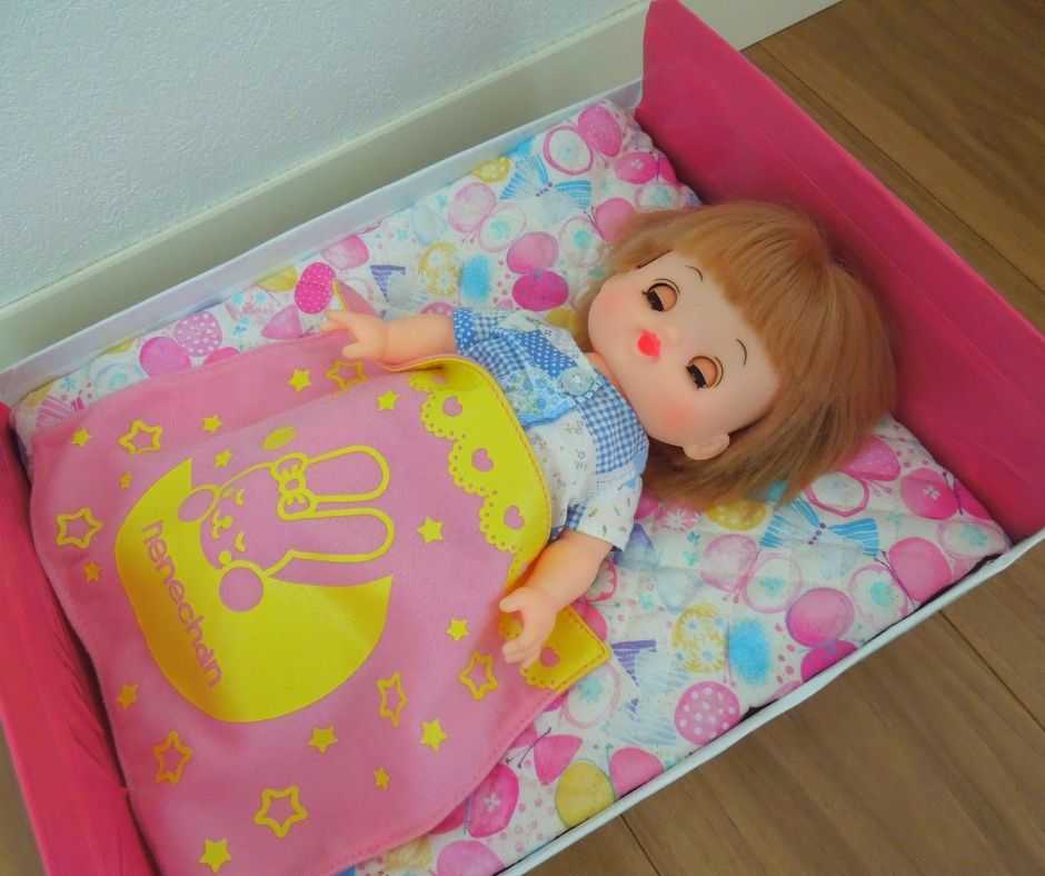 お人形のベッドを手作り 段ボールの箱1つでok Mofmofcloth